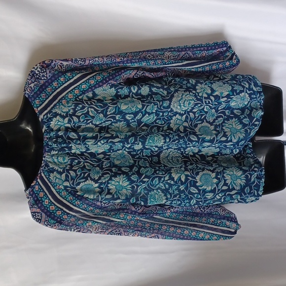 Lucky Brand Top - boho style, v-neck,  tie drawstring bottom,  elastic arm holes - Picture 4 of 8